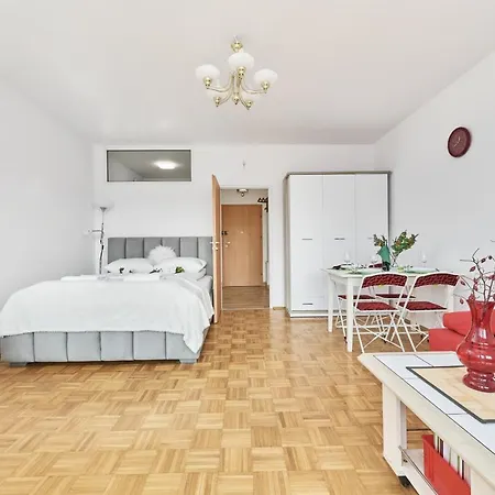 Legnicka By Renters * Wrocław
