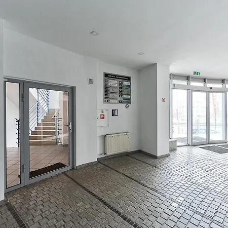 Apartment Legnicka By Renters