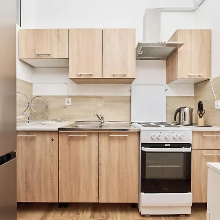 Legnicka By Renters Apartment *